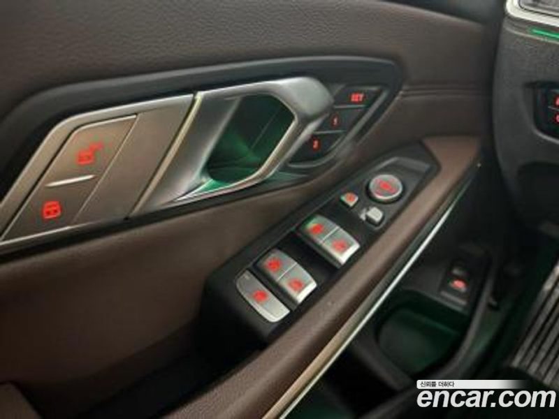 BMW 3-Series i320 Luxury