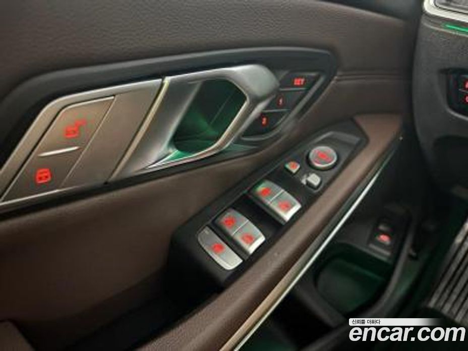 BMW 3-Series i320 Luxury