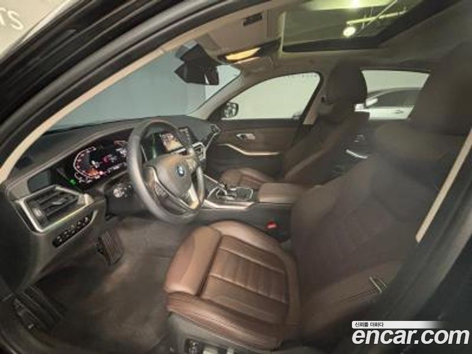 BMW 3-Series i320 Luxury