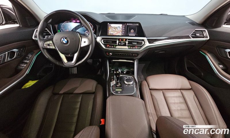 BMW 3-Series i320 Luxury