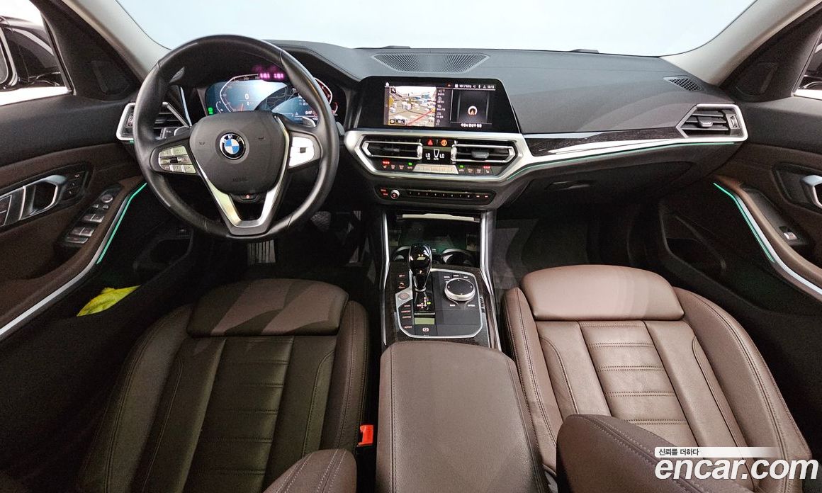 BMW 3-Series i320 Luxury