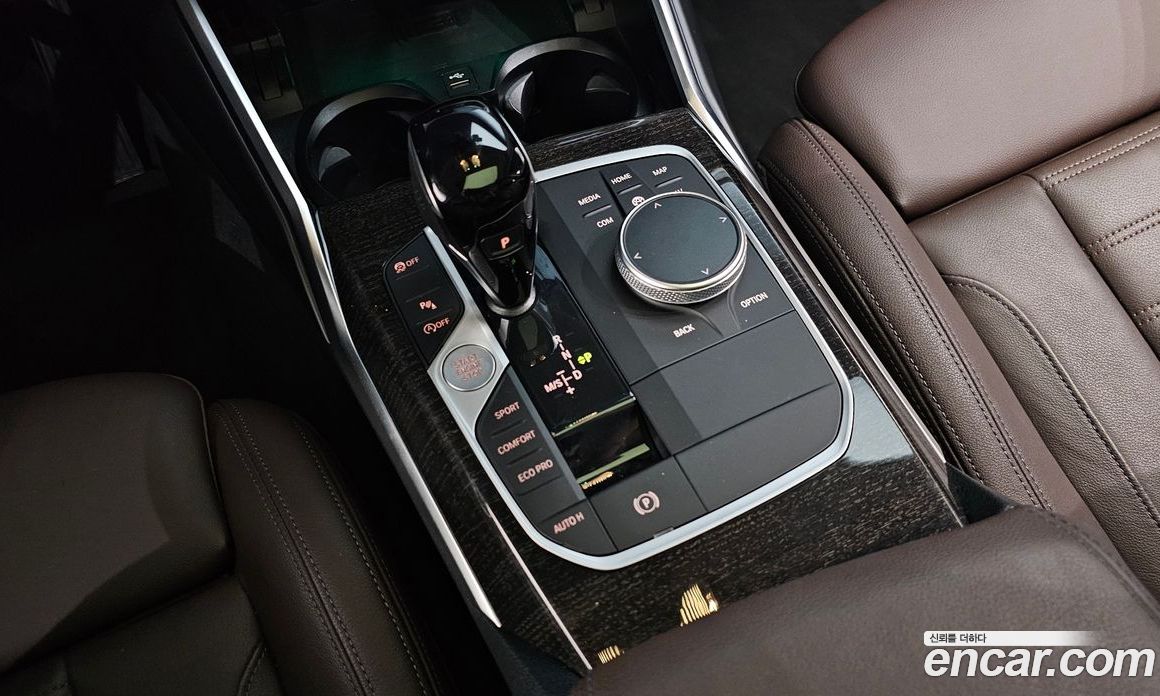 BMW 3-Series i320 Luxury