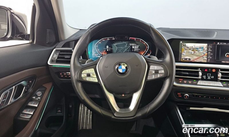 BMW 3-Series i320 Luxury