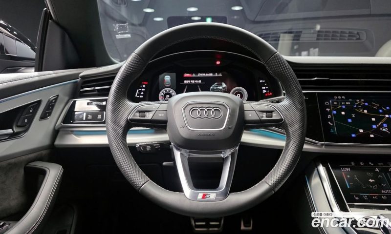 Audi Q8 55 TFSI Quattro Premium
