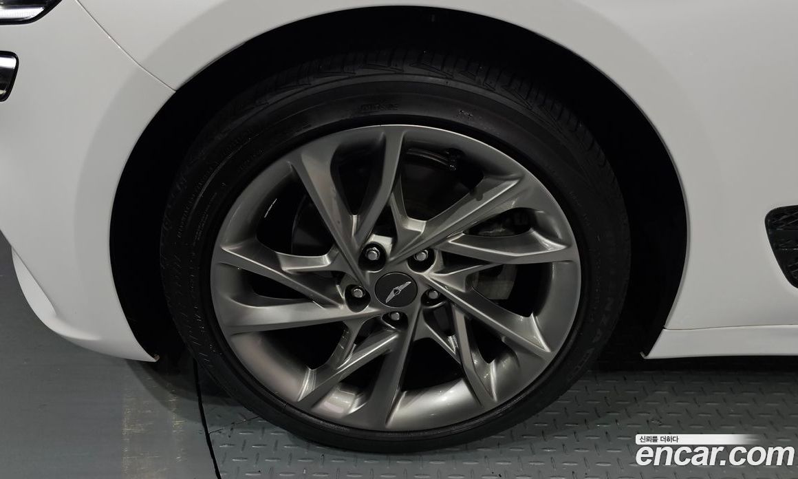 Genesis G70 Gasoline 2.0T 2WD