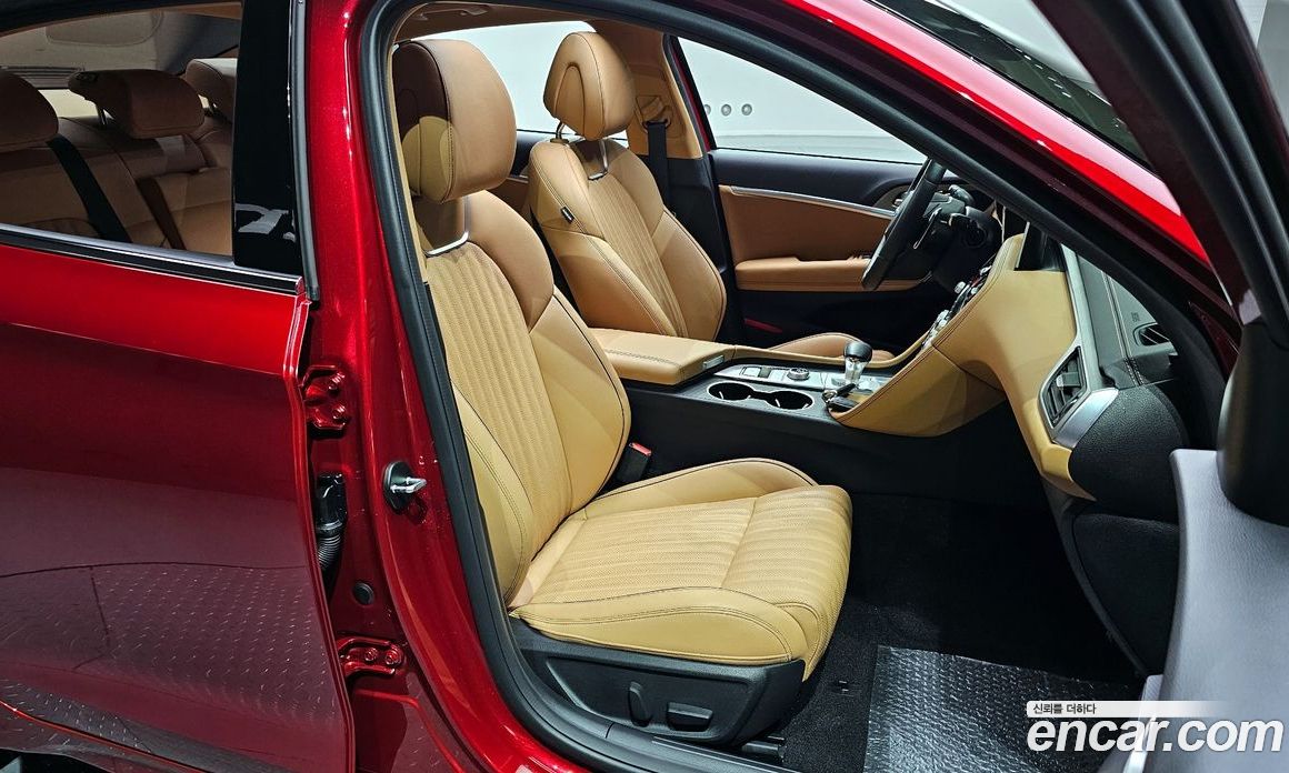 Genesis G70 Gasoline 2.0T 4WD