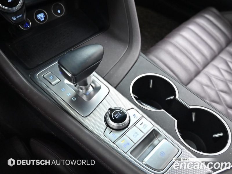 Genesis G70 Gasoline 2.0T 4WD