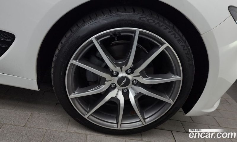 Genesis G70 Gasoline 2.0T 4WD