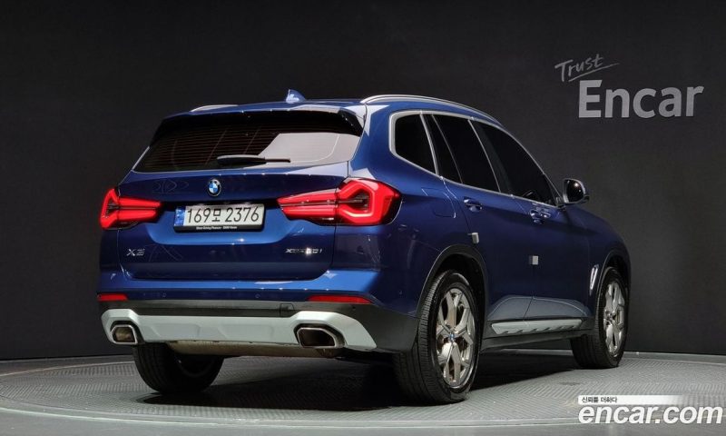 BMW X3 xDrive i20