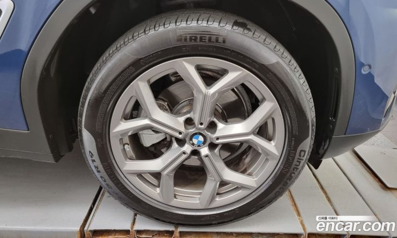 BMW X3 xDrive i20