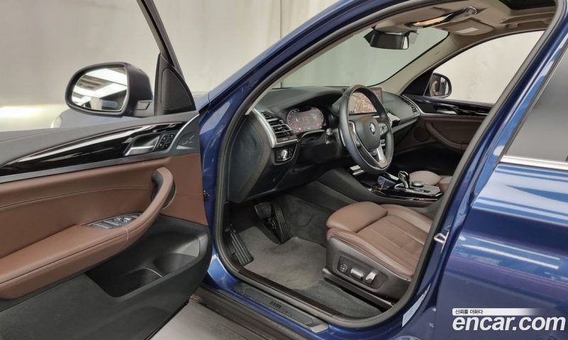 BMW X3 xDrive i20