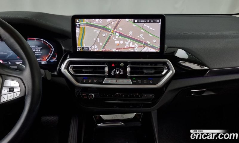 BMW X3 xDrive i20