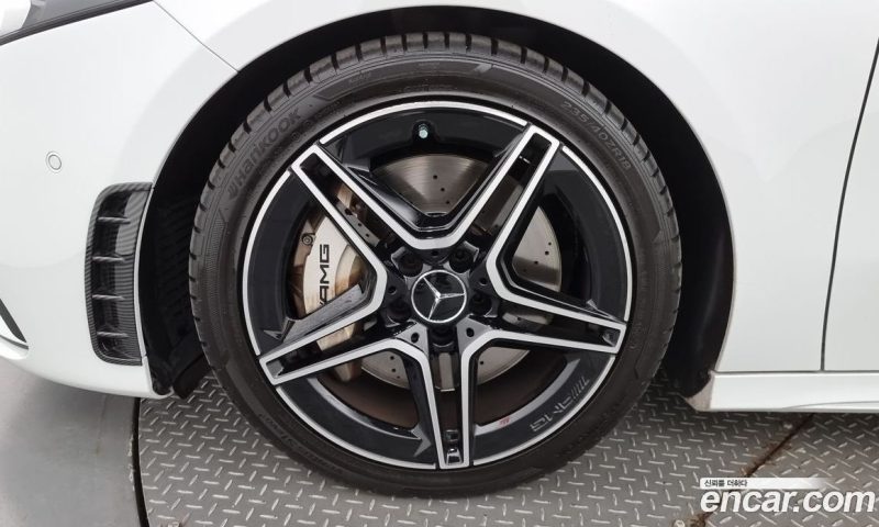 Mercedes Benz A-Class AMG A35 4MATIC Sedan