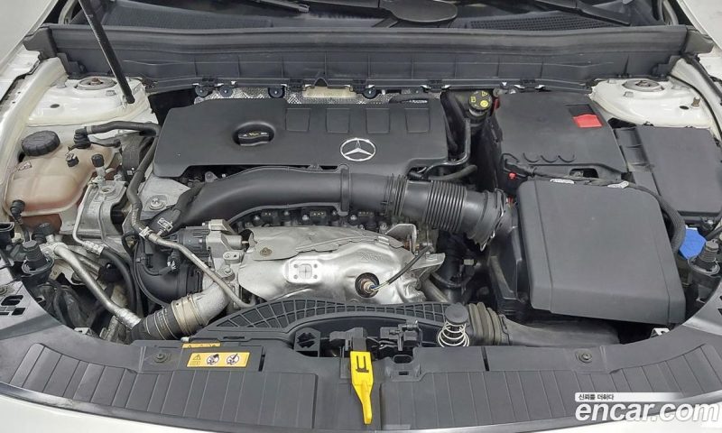 Mercedes Benz GLB-Class GLB250 4MATIC