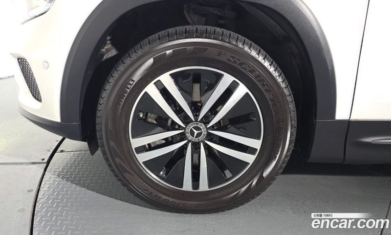 Mercedes Benz GLB-Class GLB200 D