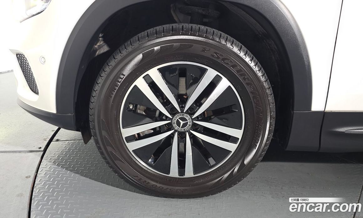 Mercedes Benz GLB-Class GLB200 D