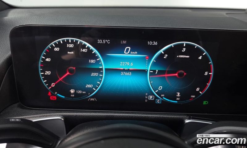 Mercedes Benz GLB-Class GLB200 D