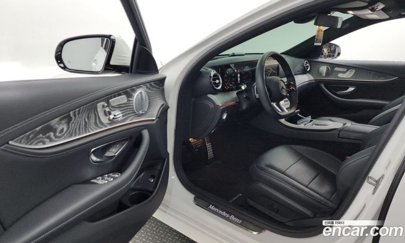 Mercedes Benz E-Class E350 4MATIC AMG Line