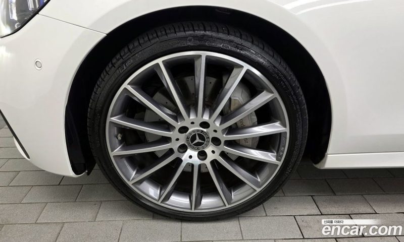 Mercedes Benz E-Class E350 4MATIC AMG Line