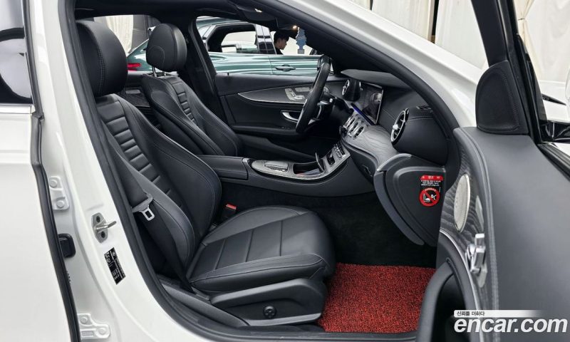 Mercedes Benz E-Class E350 4MATIC AMG Line
