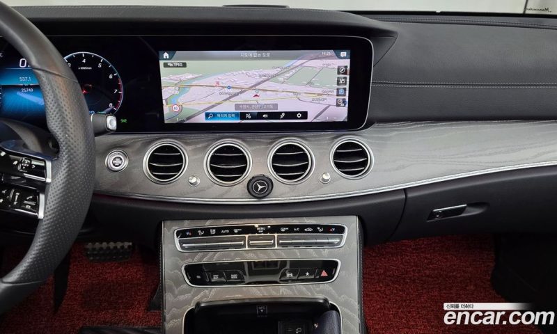 Mercedes Benz E-Class E350 4MATIC AMG Line