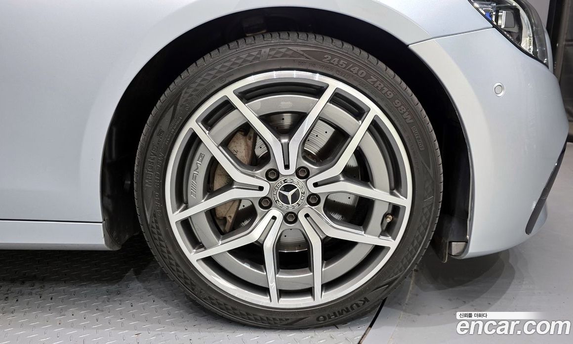 Mercedes Benz E-Class E220d 4MATIC AMG Line