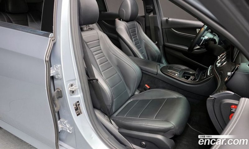 Mercedes Benz E-Class E220d 4MATIC AMG Line