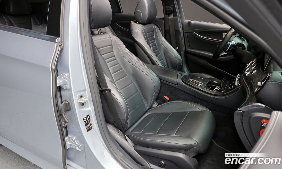 Mercedes Benz E-Class E220d 4MATIC AMG Line
