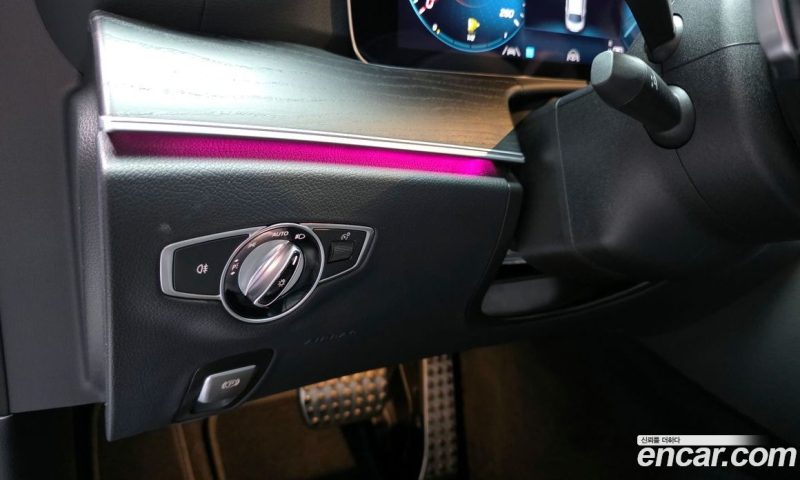 Mercedes Benz E-Class E220d 4MATIC AMG Line