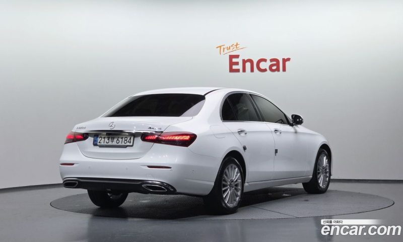 Mercedes Benz E-Class E220d 4MATIC Exclusive