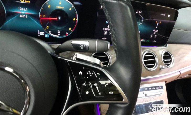 Mercedes Benz E-Class E220d 4MATIC Exclusive