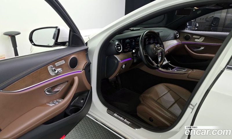 Mercedes Benz E-Class E220d 4MATIC Exclusive