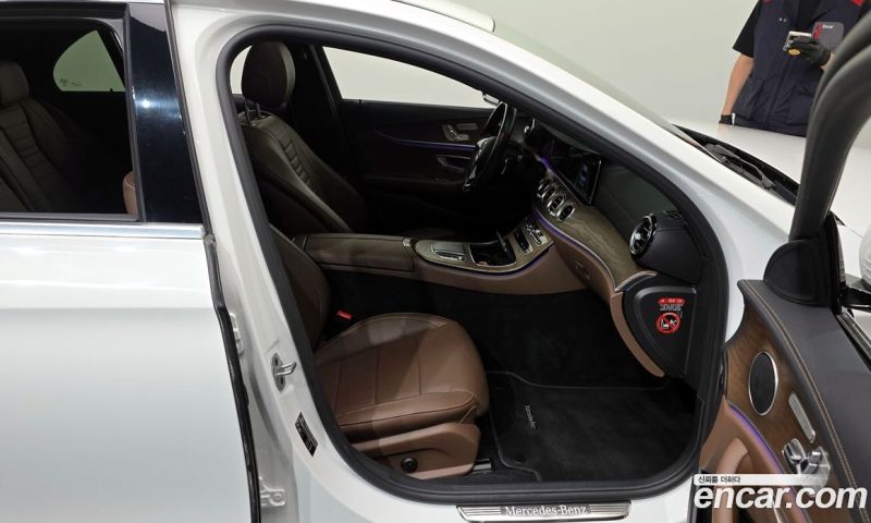 Mercedes Benz E-Class E220d 4MATIC Exclusive