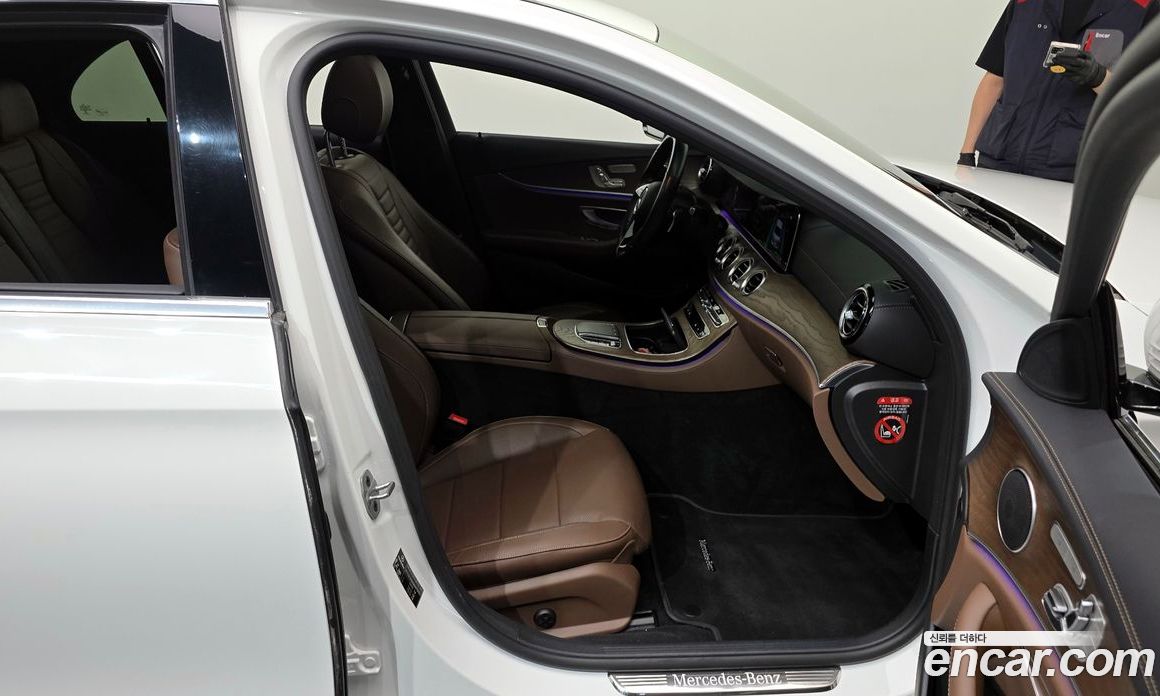 Mercedes Benz E-Class E220d 4MATIC Exclusive