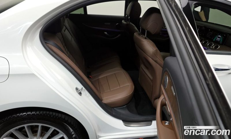 Mercedes Benz E-Class E220d 4MATIC Exclusive
