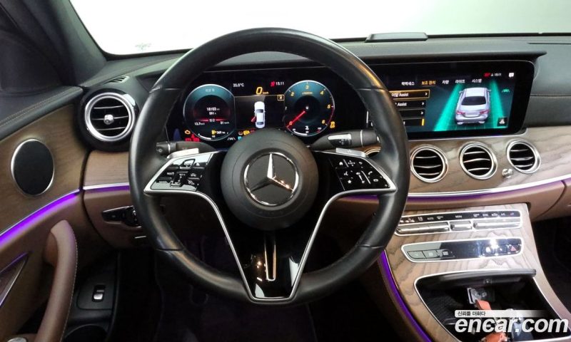 Mercedes Benz E-Class E220d 4MATIC Exclusive