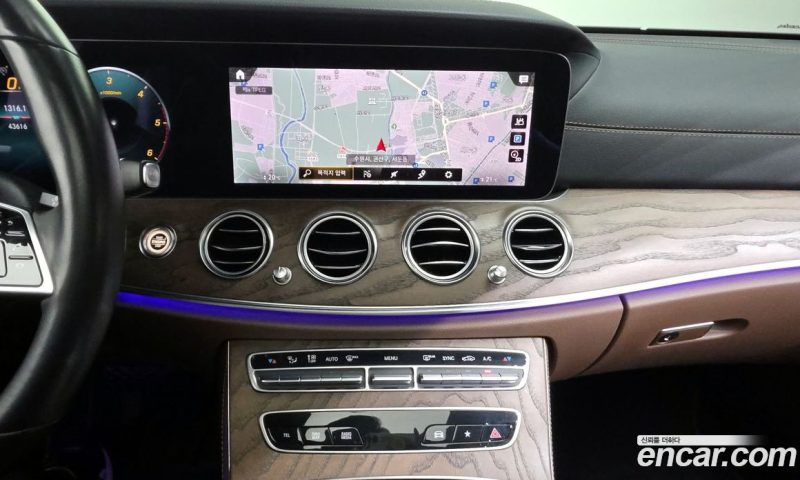 Mercedes Benz E-Class E220d 4MATIC Exclusive