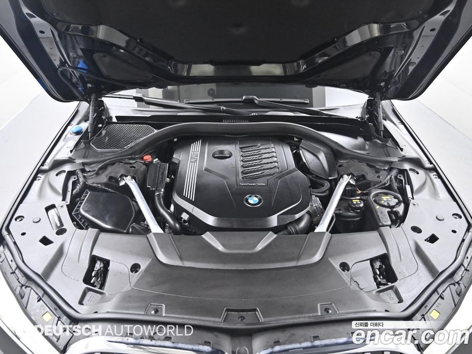 BMW 7-Series 740Li xDrive Design Pure Excellence