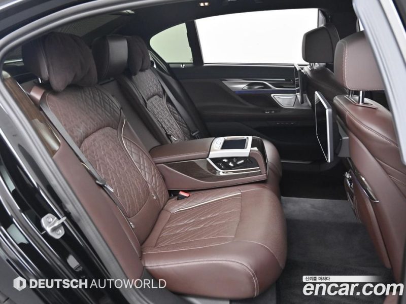 BMW 7-Series 740Li xDrive Design Pure Excellence