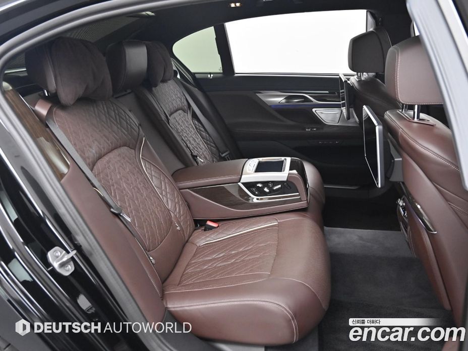 BMW 7-Series 740Li xDrive Design Pure Excellence