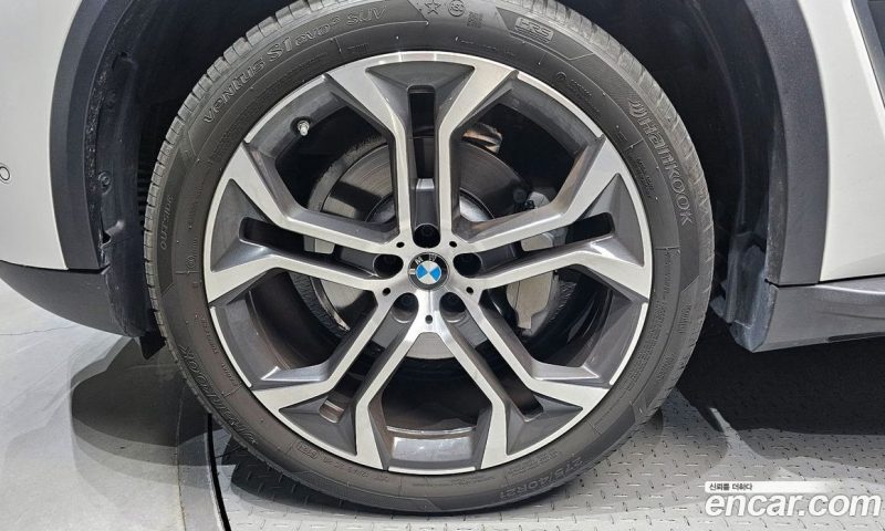 BMW X5 xDrive i40 xLine