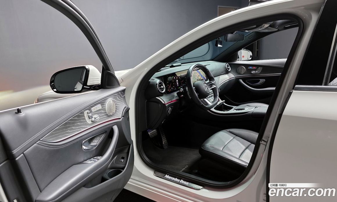 Mercedes Benz E-Class E350 4MATIC AMG Line