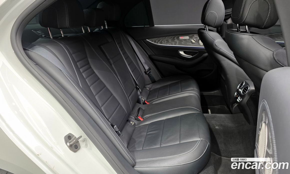Mercedes Benz E-Class E350 4MATIC AMG Line