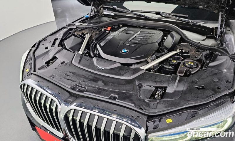BMW 7-Series 740Li xDrive M Sport Package