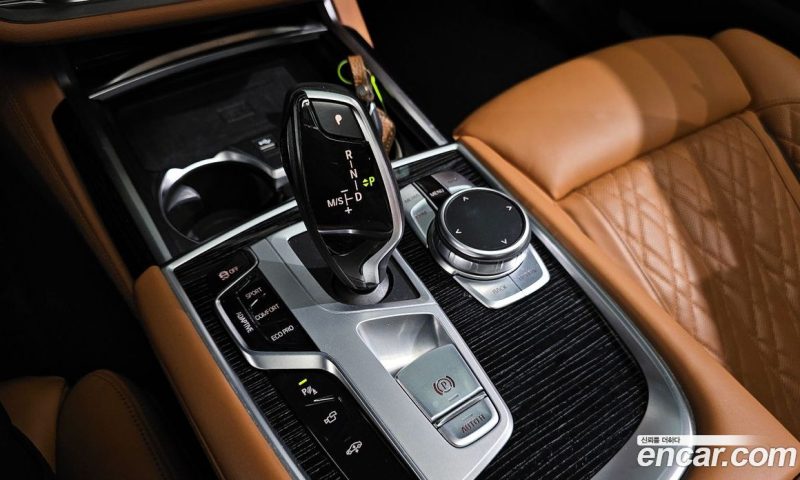BMW 7-Series 740Li xDrive M Sport Package
