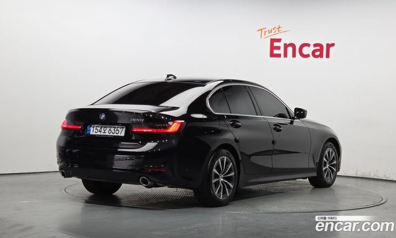 BMW 3-Series i320