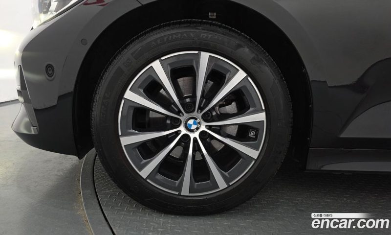 BMW 3-Series i320