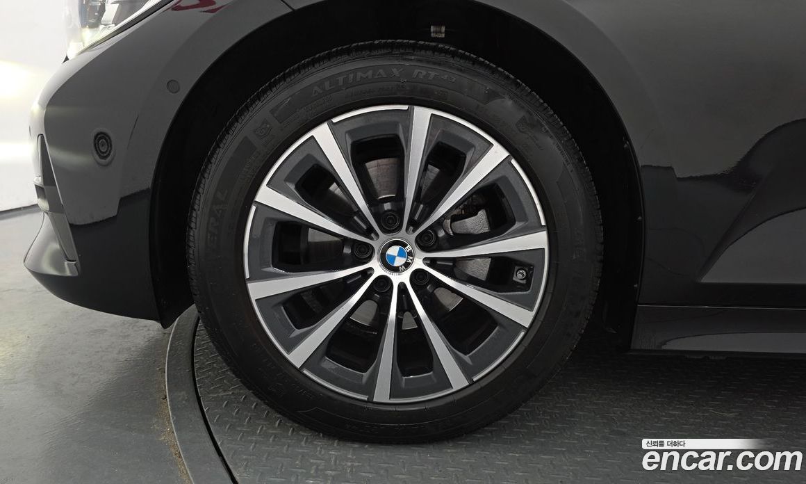 BMW 3-Series i320