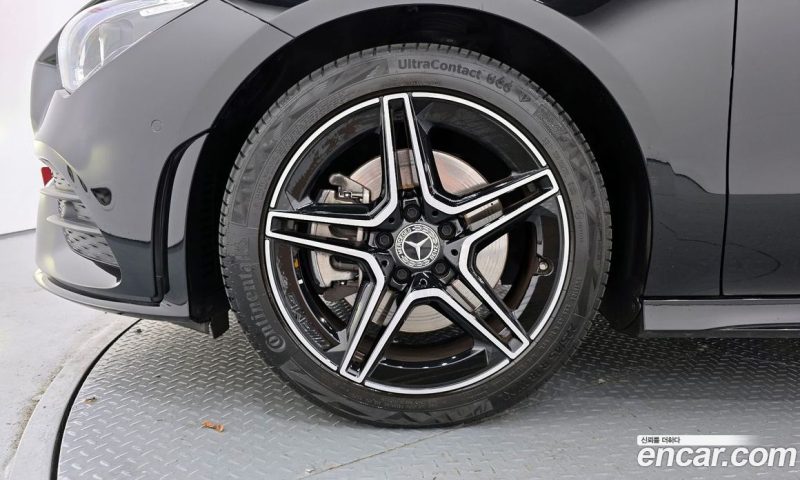 Mercedes Benz CLA-Class CLA250 4MATIC