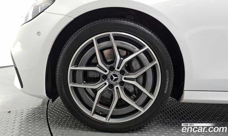 Mercedes Benz E-Class E220d 4MATIC AMG Line